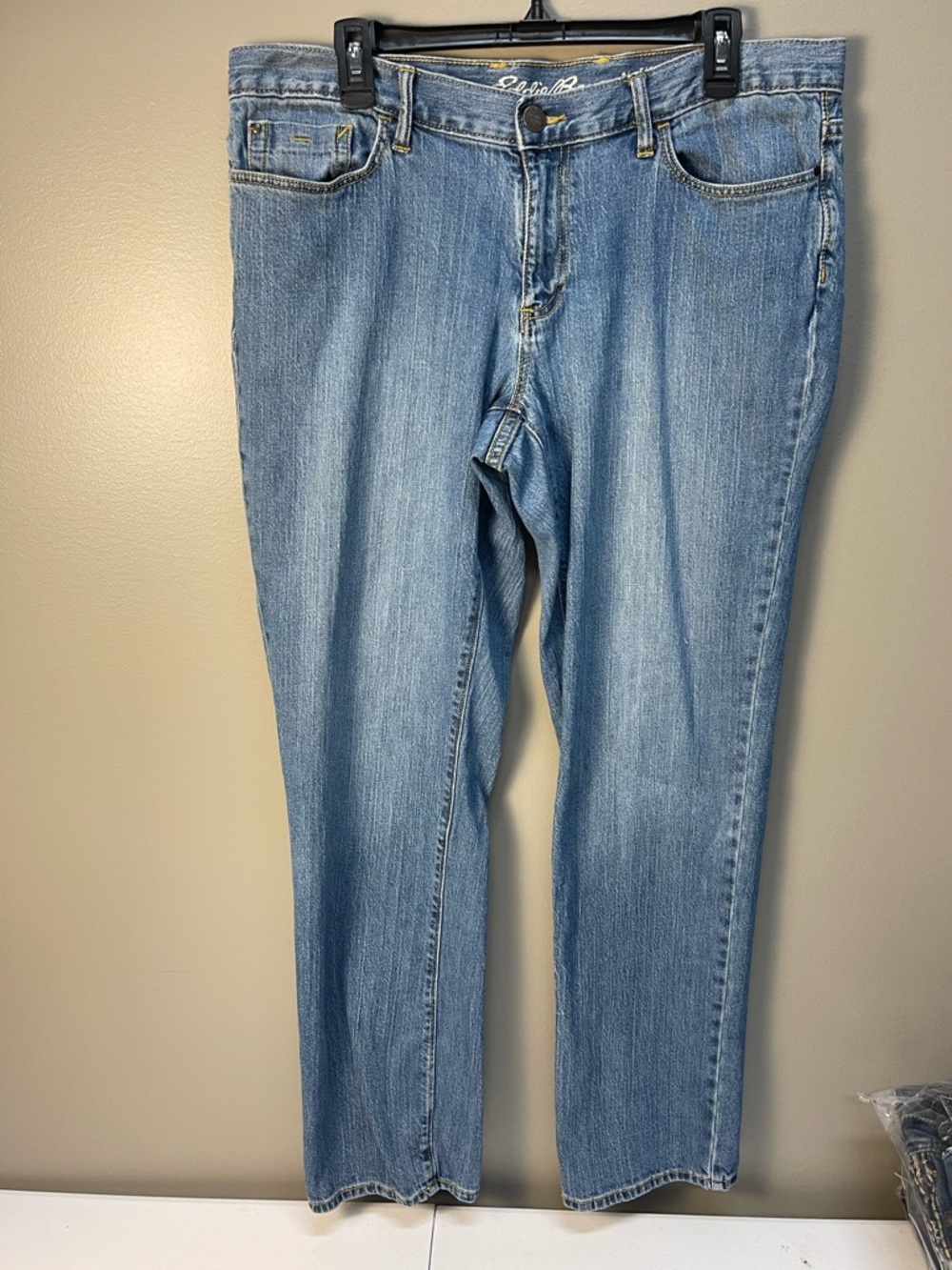Eddie Bauer Light Blue Denim Jeans Relaxed Boyfriend style